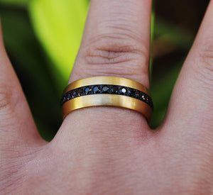 Abrir la imagen en la presentación de diapositivas, Black Diamond Wedding band, Black Diamond Wedding Ring, Black Yellow Gold Diamond Engagement Ring, Men&#39;s Wedding Band, Black Domed Ring - The Veil
