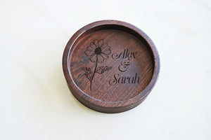 Abrir la imagen en la presentación de diapositivas, Personalized Sunflower Names Dish, Ring Holder, Engagement Ring Dish, Custom Wedding Ring Dish, Sunflower Ring Dish, Sunflower Wood Dish - The Veil
